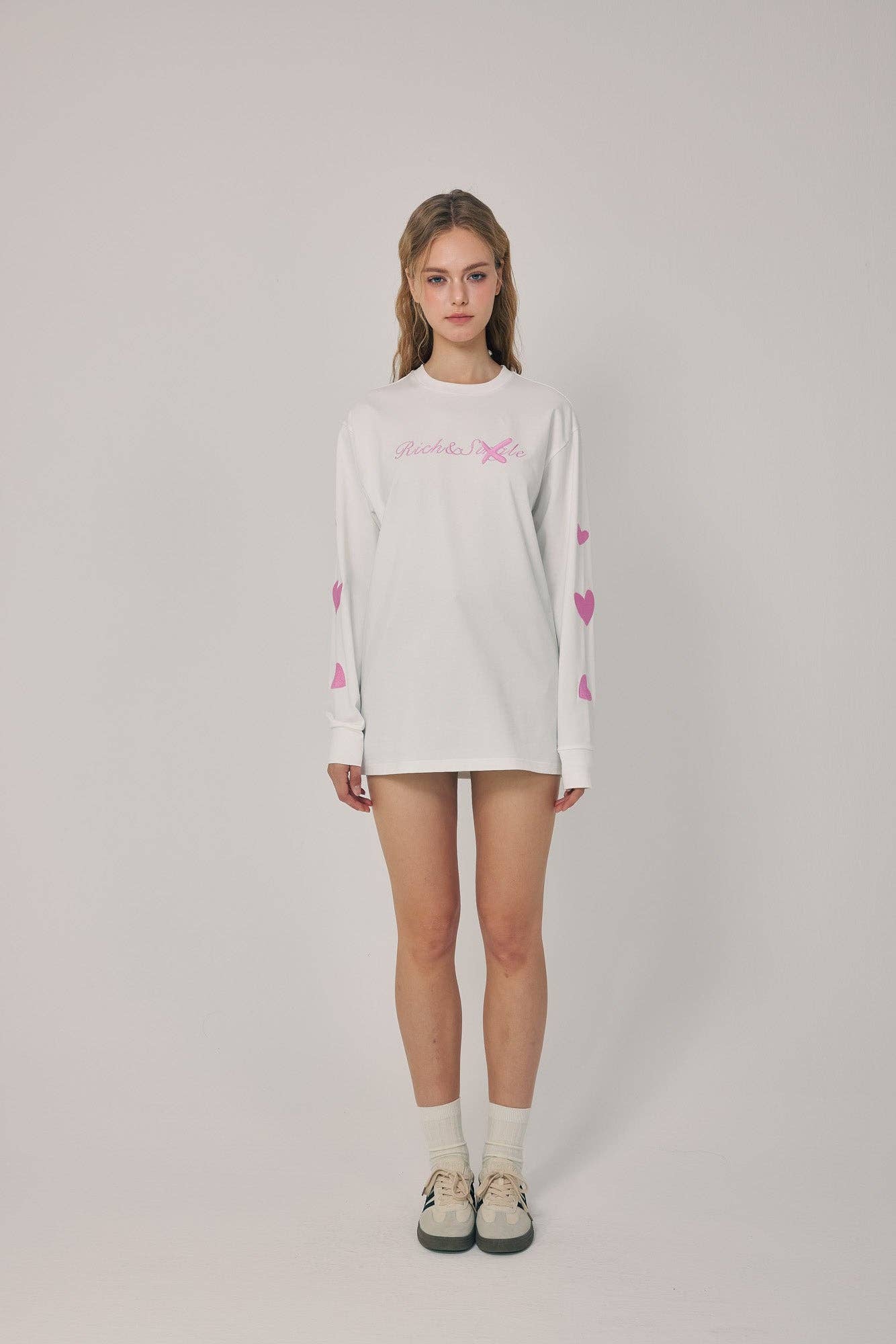 AMOO.Rich & Single Signature Chic Tee — Small