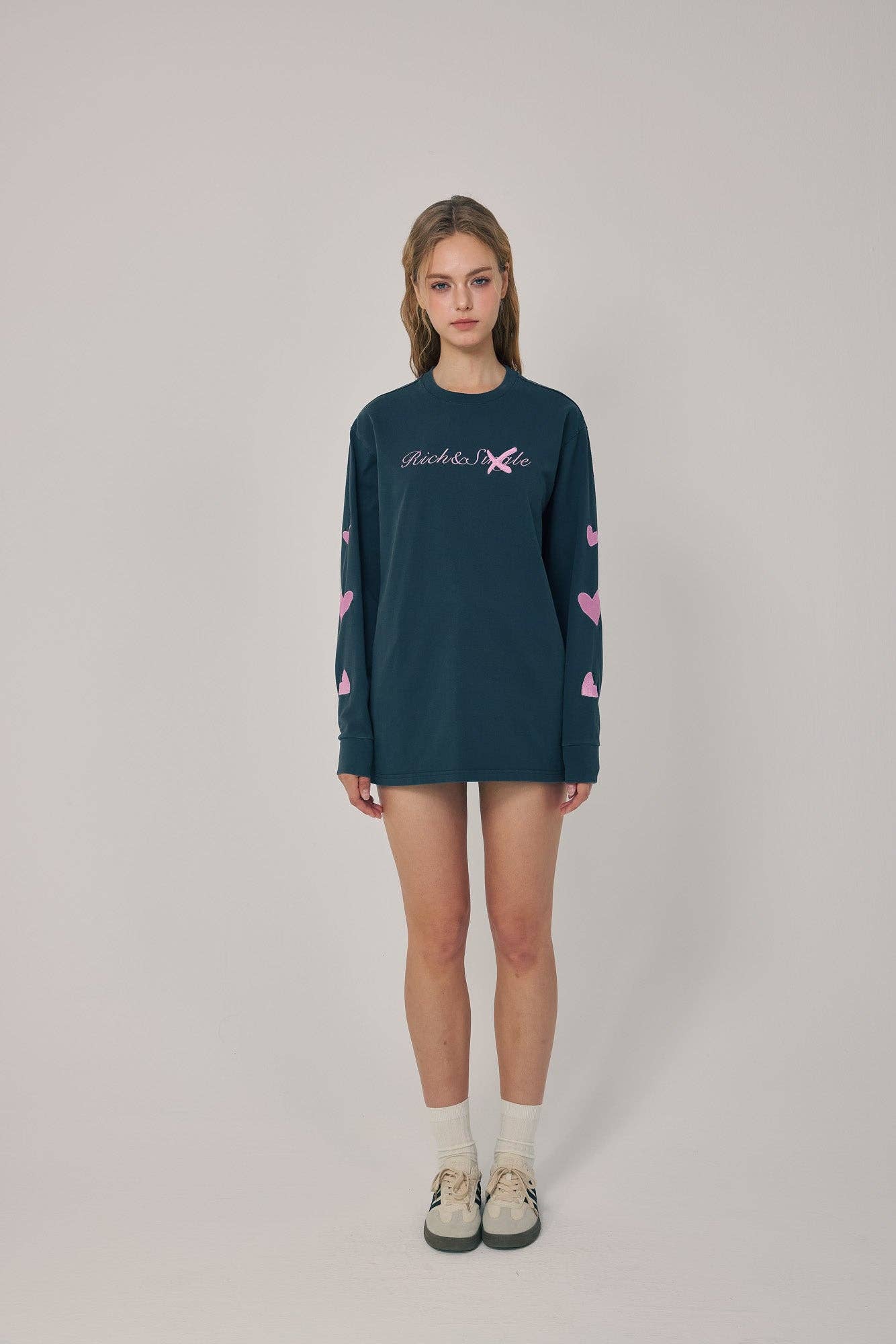 AMOO. Rich & Single  Signature Chic Tee — Black / Small