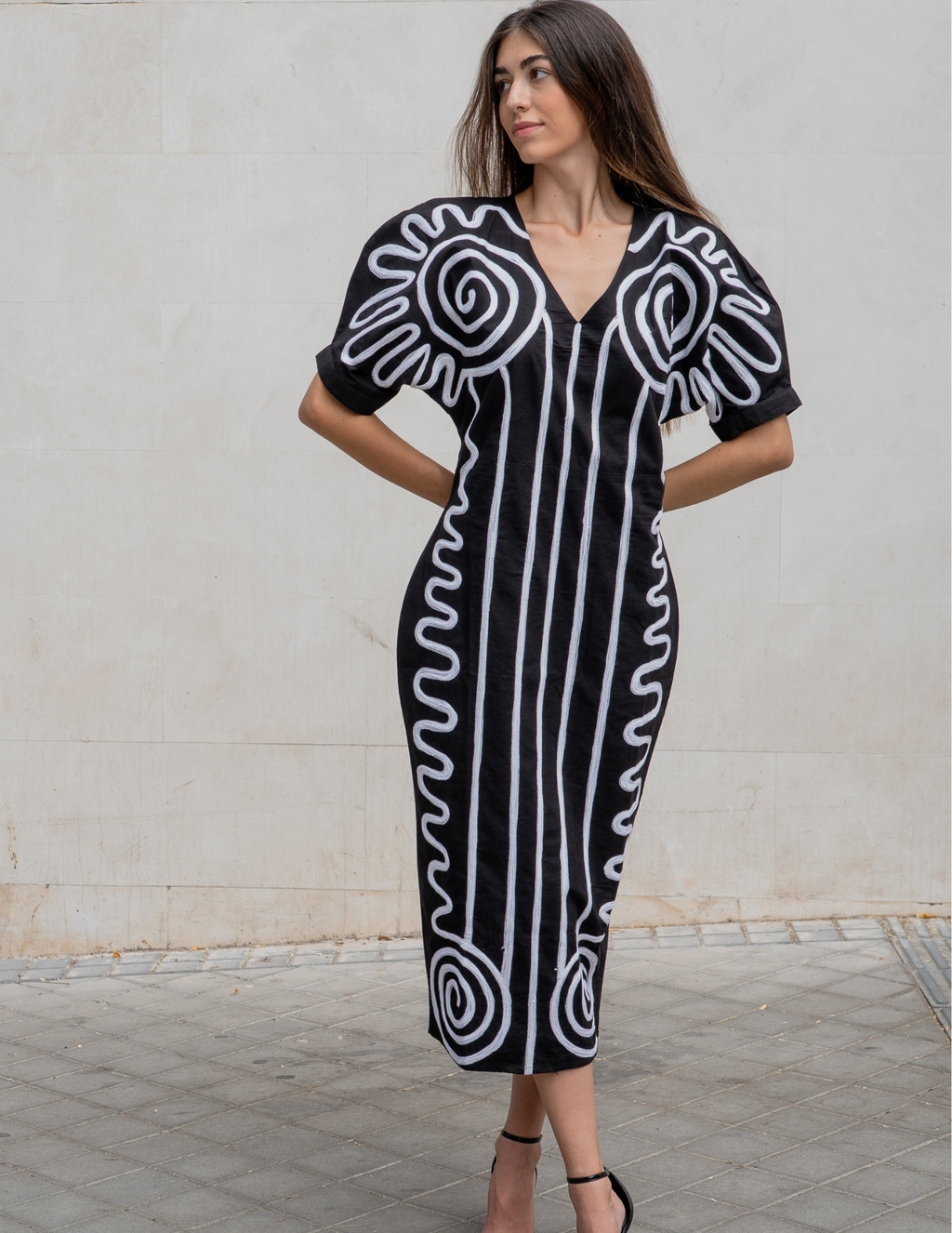 Kapda Casa. Luz Embroidered Cotton Dress — Black / Size M