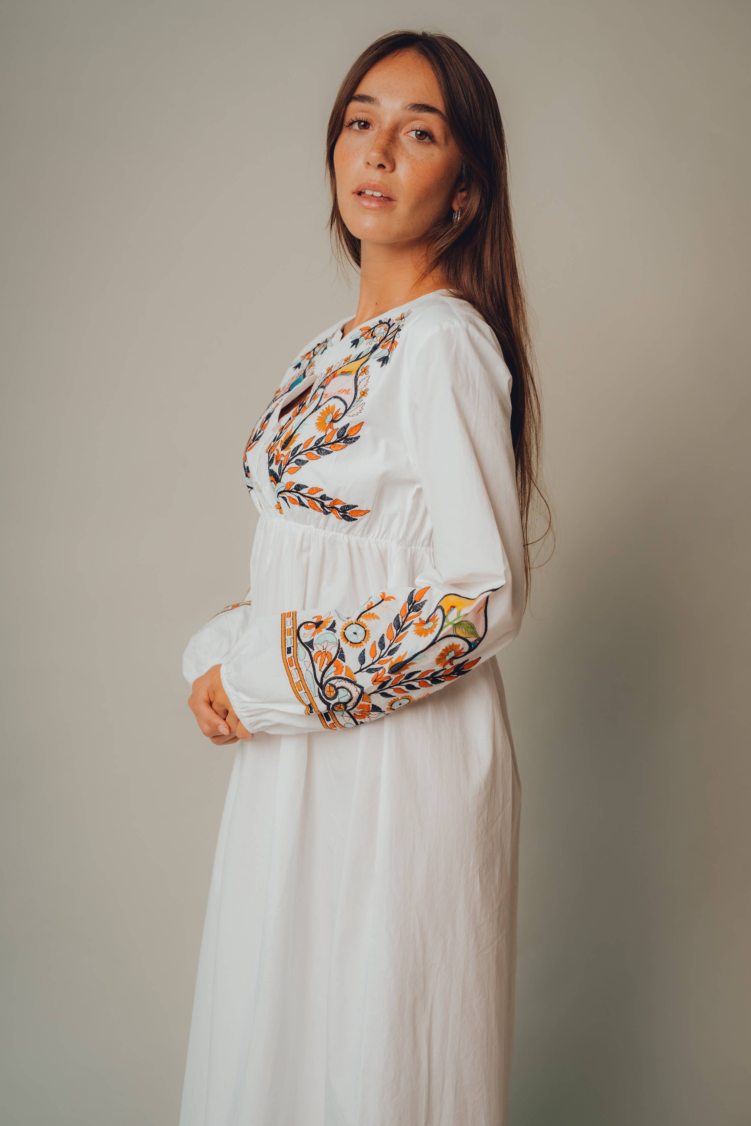 Kapda Casa. Serenade Floral Embroidered Dress — White / Size L