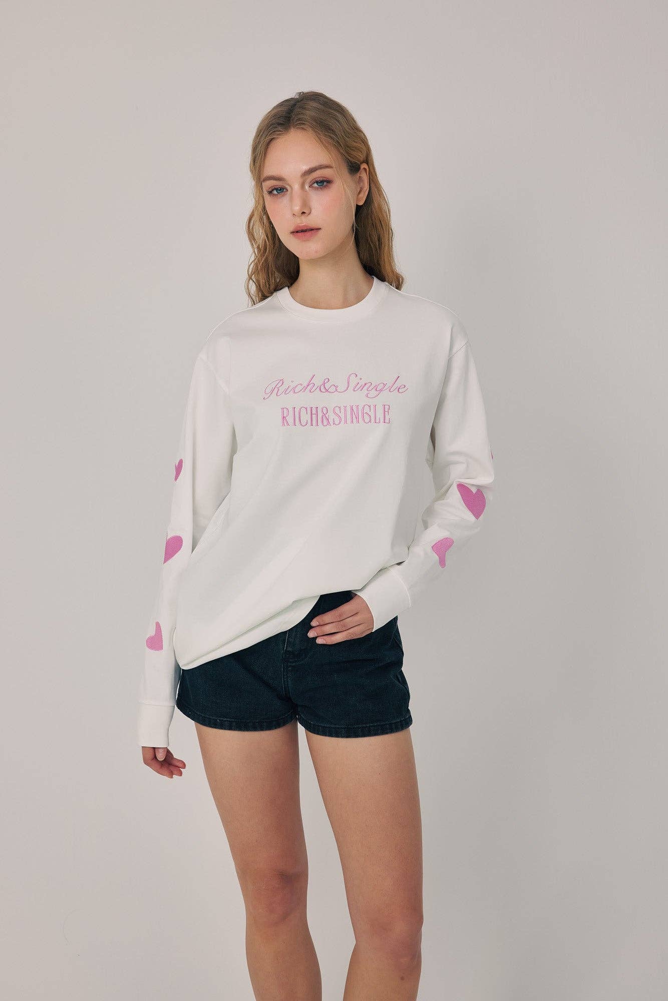 AMOO.Rich & Single Sweet Sentiments Tee. Size S