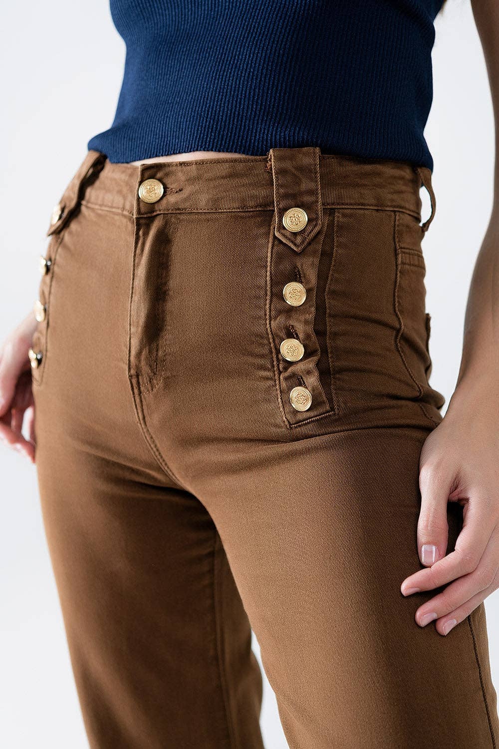 Straight Jeans With Gold Buttons At the Side in Brown / Medium
