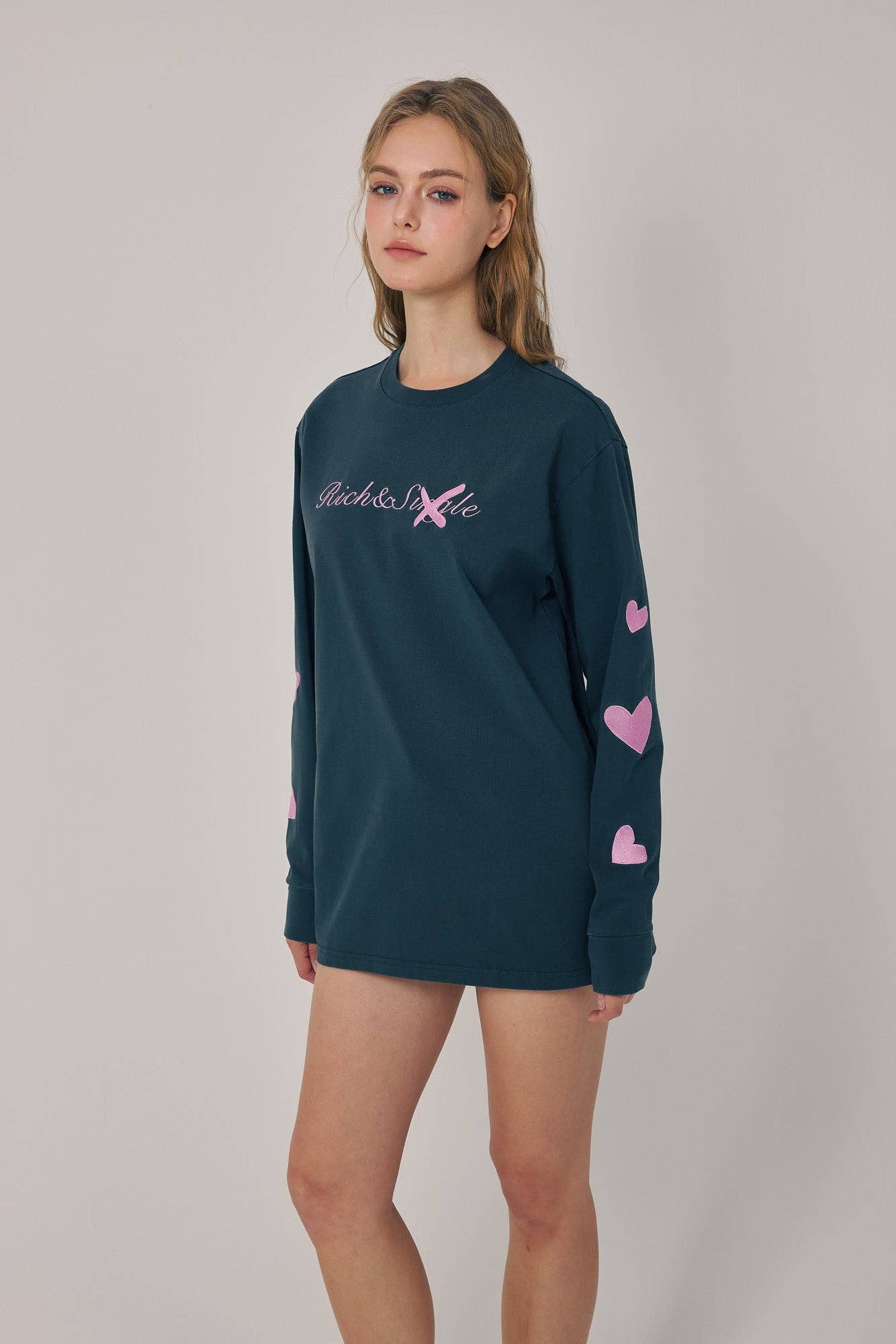 AMOO. Rich & Single  Signature Chic Tee — Black / Small