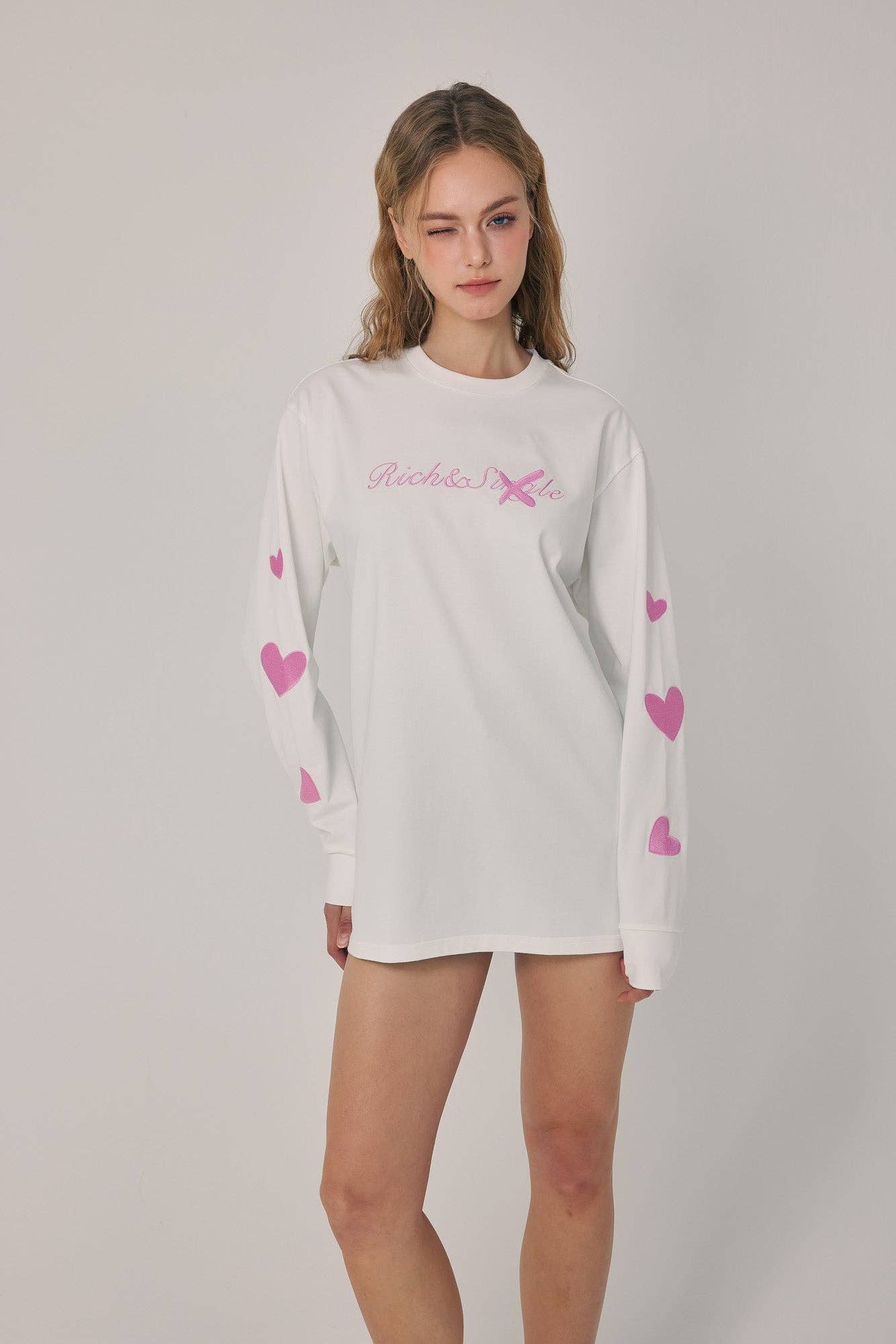AMOO.Rich & Single Signature Chic Tee — Small