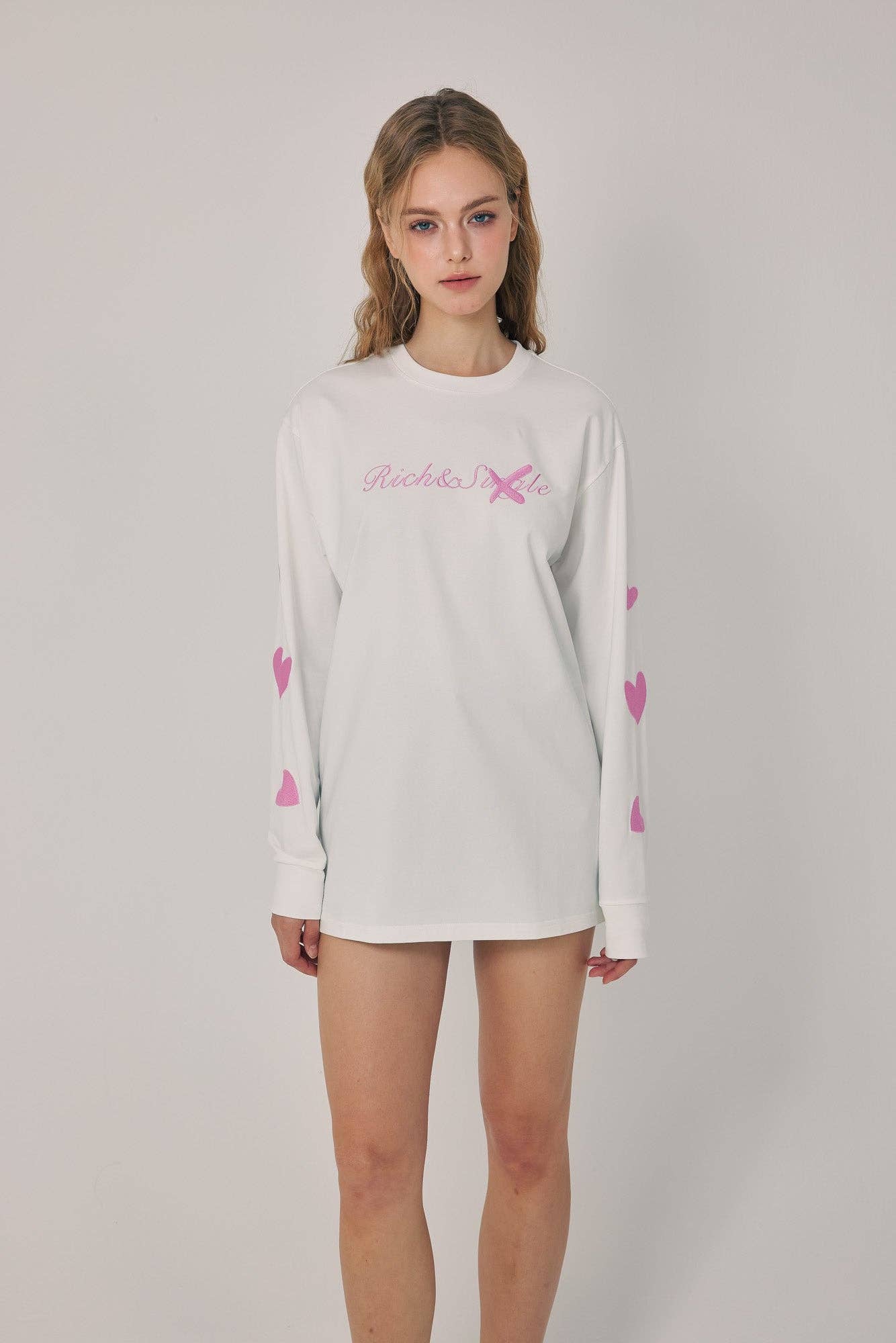 AMOO.Rich & Single Signature Chic Tee — Large