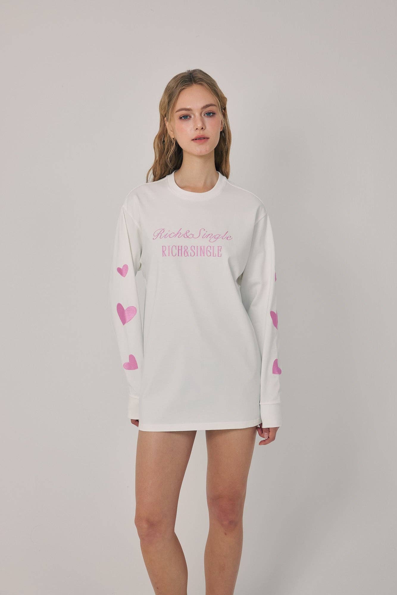 AMOO. Rich & Single Sweet Sentiments Tee. Large