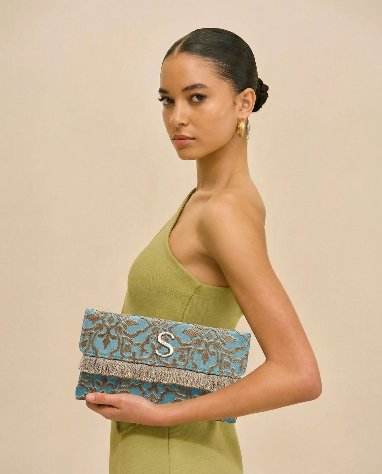 SORENA. Harites clutch Akrogiali