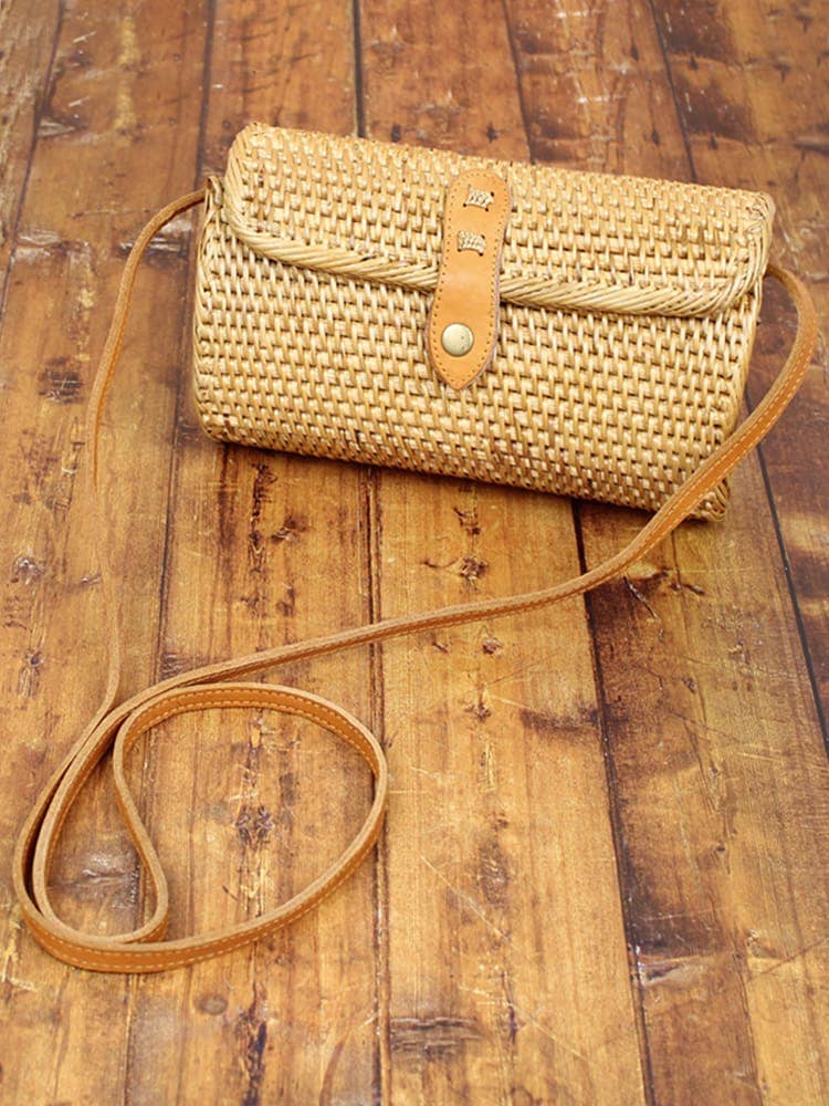 BASKET BARREL BAG WITH BATIK FABRIC LINING
