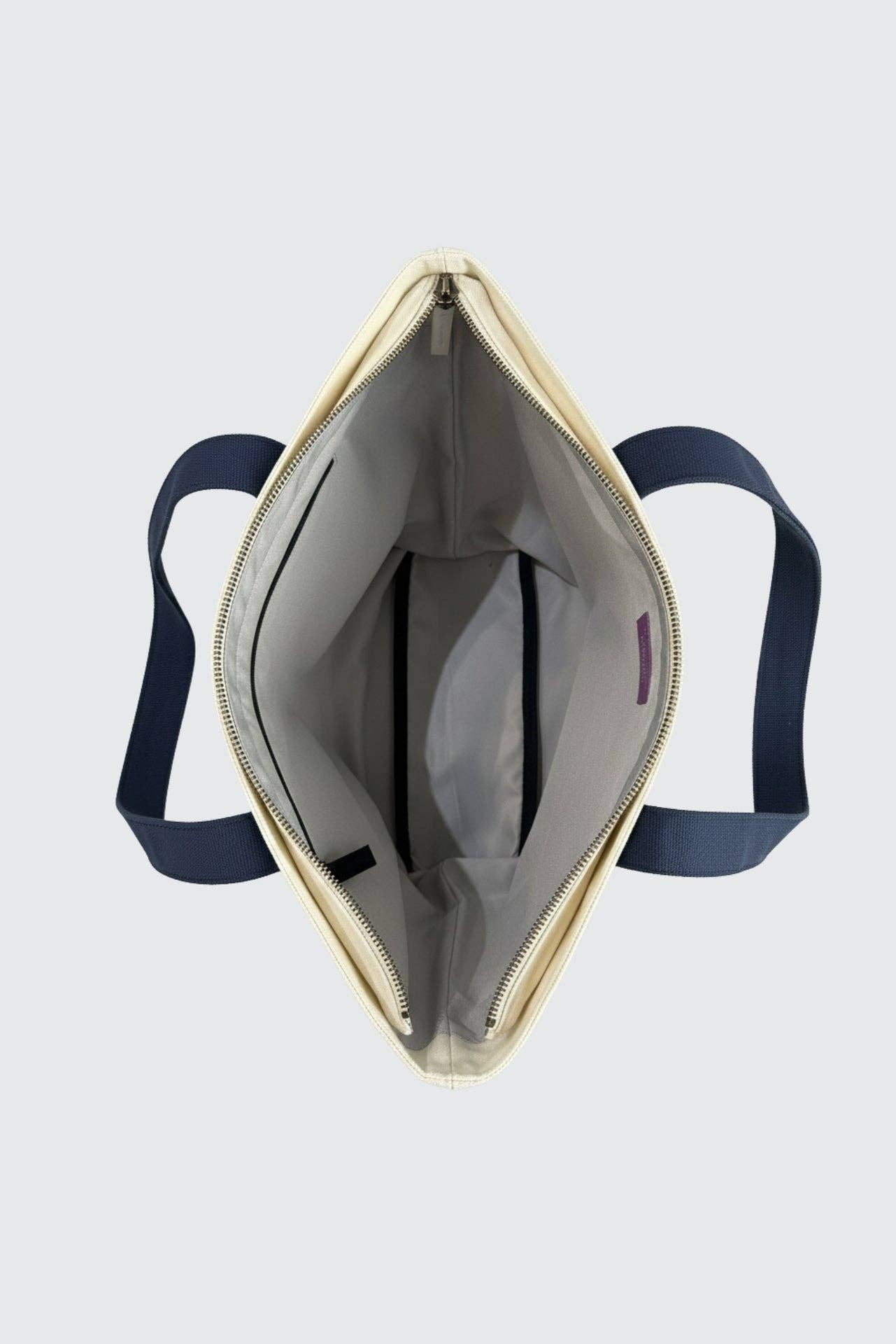 AMOO. Rich & Single Tote Bag