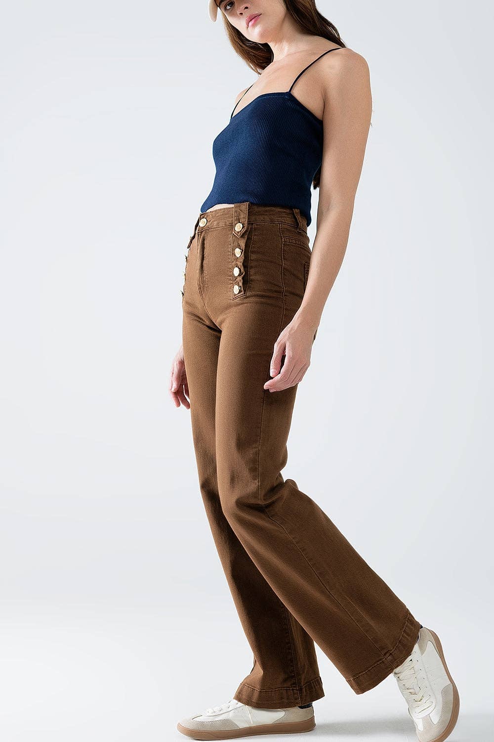 Straight Jeans With Gold Buttons At the Side in Brown / Medium